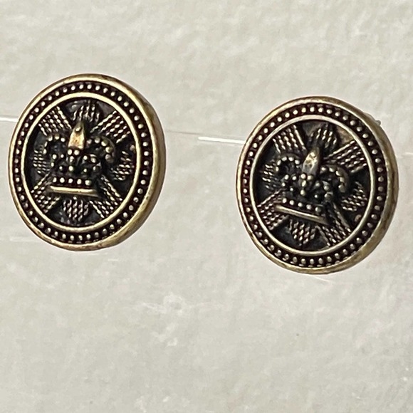 Round Fleur de Lys Crown Earrings Pierced - Picture 1 of 10